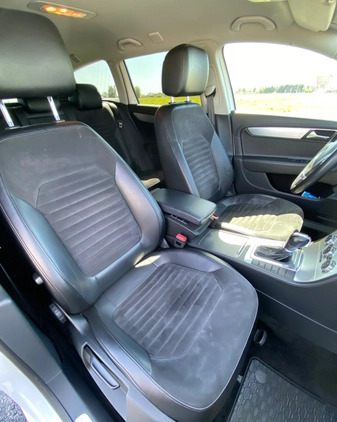 Volkswagen Passat cena 39500 przebieg: 255000, rok produkcji 2013 z Zambrów małe 137